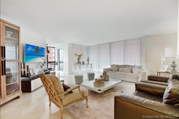 Villa Regina, 1581 Brickell Ave #1806, Miami, Florida 33129, image 2