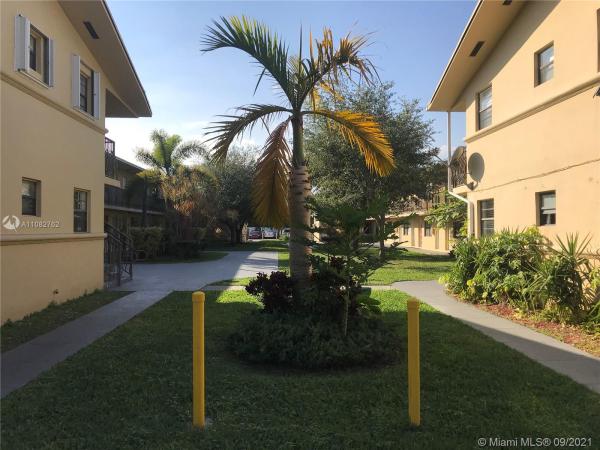 Ludlam Gardens, 4450 Ludlam Rd #T, Glenvar Heights, Florida 33155, image 2