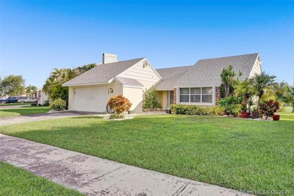 Homestead Lakes Tennessee East, 1380 Egret Rd, Homestead, Florida 33035, image 2