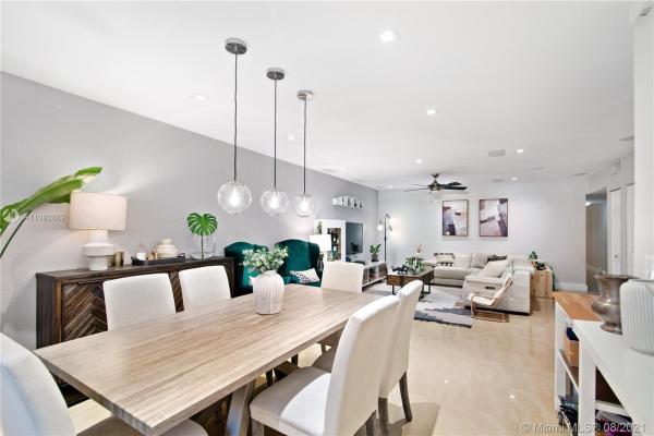 Sunset Park Town Houses, 8412 SW 103rd Ave #8412, Kendall, Florida 33173, image 2