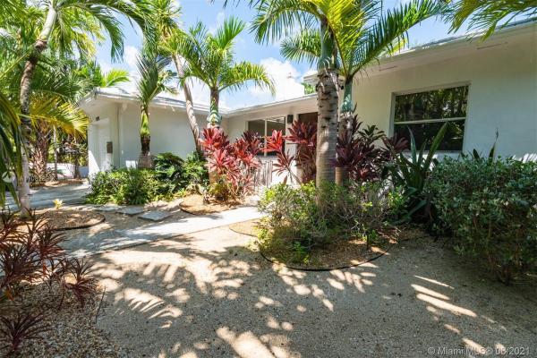Isle Of Normandy Trouville, 1595 Biarritz Dr, Miami Beach, Florida 33141, image 2