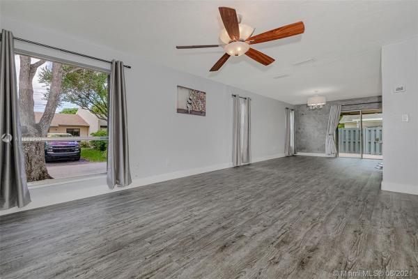 Devon Aire Villas, 12561 SW 119th Ter, The Crossings, Florida 33186, image 2