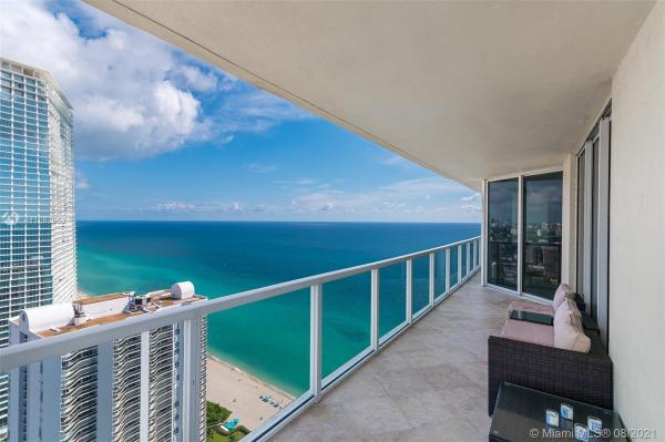 La Perla, 16699 Collins Ave #4107, Sunny Isles Beach, Florida 33160, image 2