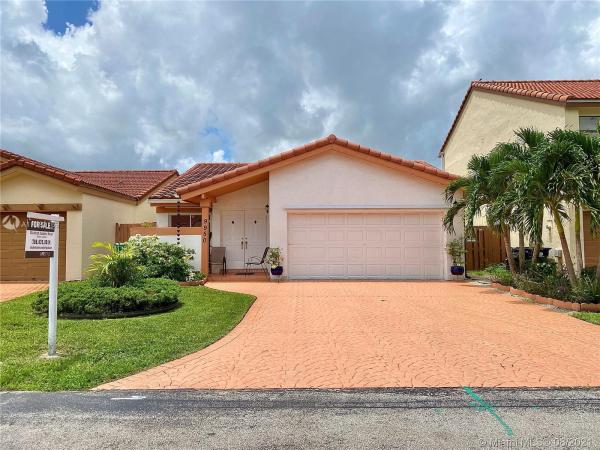 Live Oak At The Hammocks, 9950 SW 147 Ct #, The Hammocks, Florida 33196, image 2