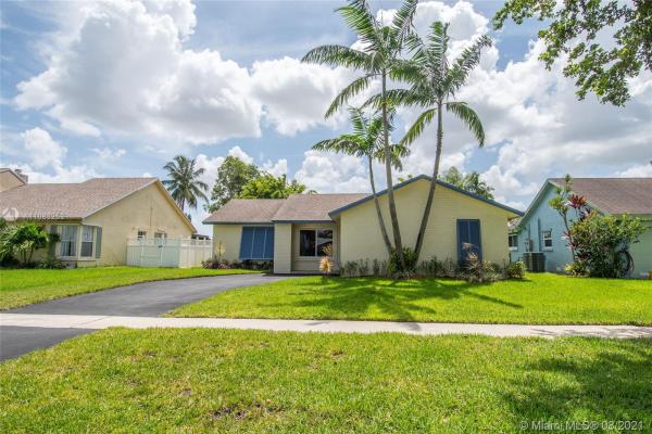 Windward Isle, 3540 NW 117th Ln, Sunrise, Florida 33323, image 2