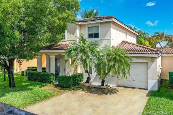 Tesoro At Forest Lakes, 16345 SW 97th Ter, The Hammocks, Florida 33196, image 2