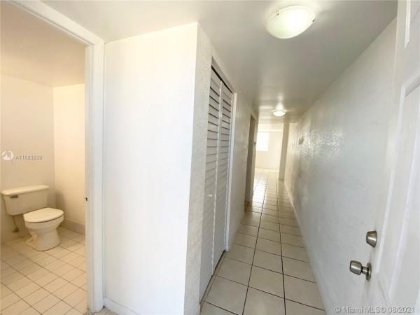 Island Shores, 2903 N Miami Beach Blvd #904, North Miami Beach, Florida 33160, image 2