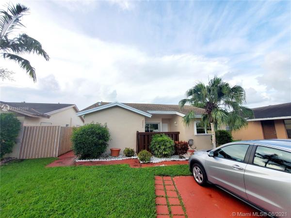 Bent Tree, 13861 SW 42nd Ter, Kendale Lakes, Florida 33175, image 2