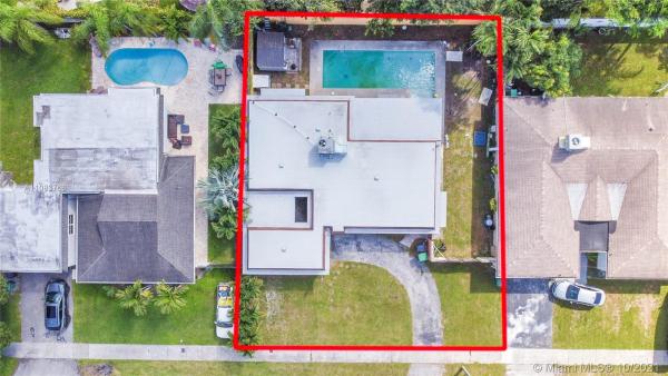 Heftler Homes Sunset Park, 8421 SW 102nd Ct, Kendall, Florida 33173, image 2