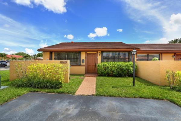 Walden Pond, 14730 SW 85th Ter, Kendall West, Florida 33193, image 2
