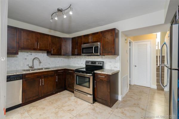 Kendall Walk, 14939 SW 89th St, The Hammocks, Florida 33196, image 2