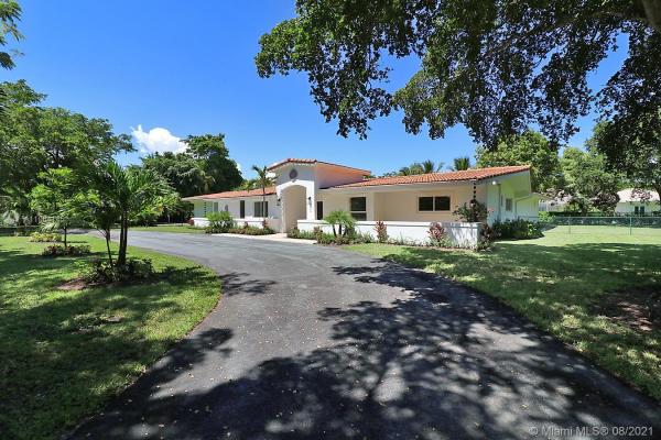 Florimoldi, 6425 Chapman Field Dr, Pinecrest, Florida 33156, image 2