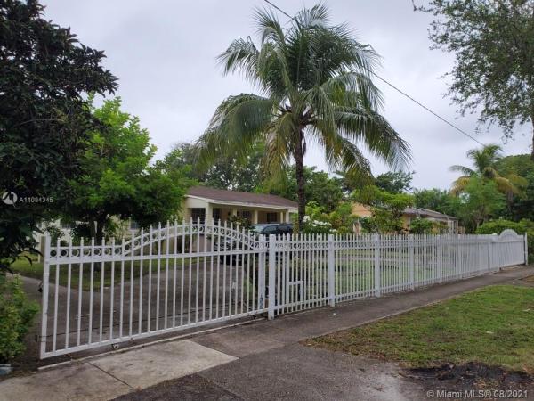 Dixie Gardens, 1460 NE 140th St, North Miami, Florida 33161, image 2