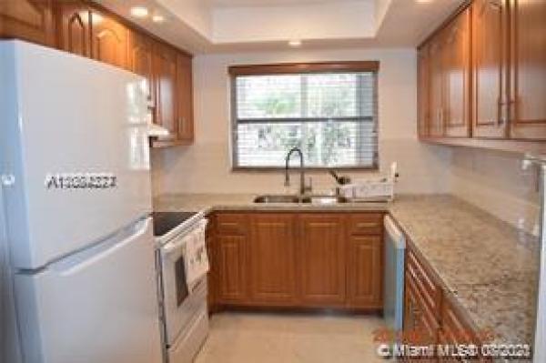 Miami Lakes Golf Course Village, 7336 S Miami Lakeway S, Miami Lakes, Florida 33014, image 2