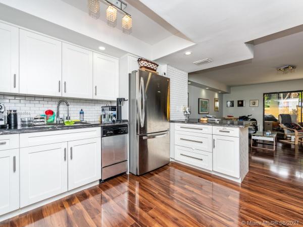Grove Paradise, 3218 W Trade Ave #III3, Miami, Florida 33133, image 2