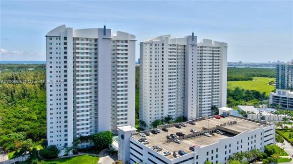One Fifty One At Biscayne, 15051 Royal Oaks LN #1006, North Miami, Florida 33181, image 2