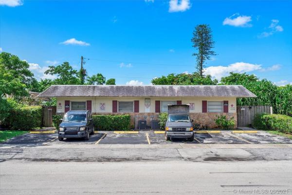 Sunshine Villas, 5208 NW 18th Pl, Lauderhill, Florida 33313, image 2