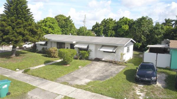 Carol City Gardens, 4010 NW 193rd St, Miami Gardens, Florida 33055, image 2