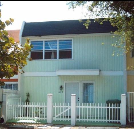 Culmer Villas, 614 NW 11th St, Miami, Florida 33136, image 2