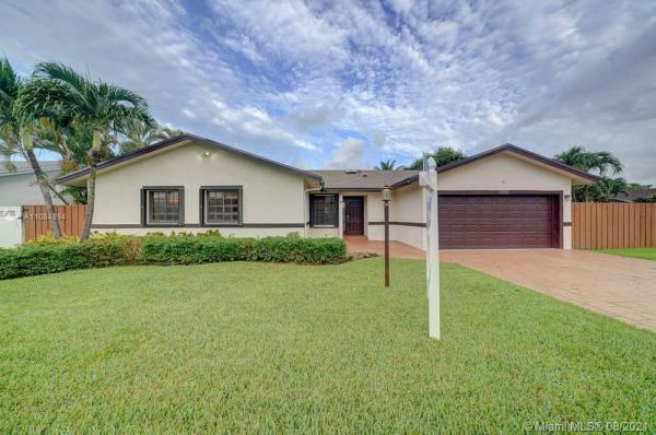 Lindgren West, 11220 SW 130th #11220, The Crossings, Florida 33186, image 2