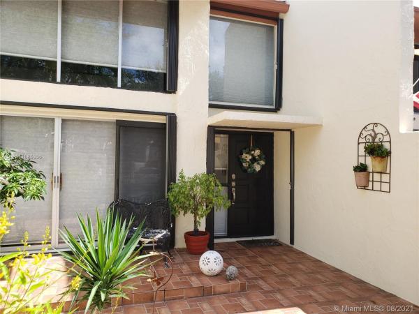 Sunset Park Lake Villas, 10469 SW 78th St 0, Kendall, Florida 33173, image 2