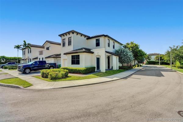 Oak Hammock Townhomes, 22517 SW 102nd Ave #n/a, Cutler Bay, Florida 33190, image 2