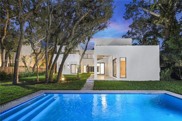 Groves, 6495 SW 82nd St, Glenvar Heights, Florida 33143, image 2
