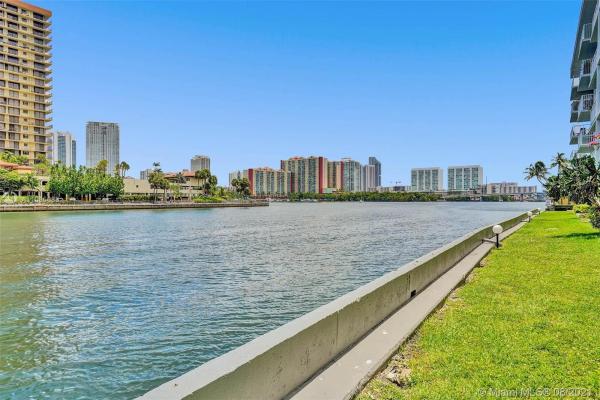 Eden Point, 4000 NE 169 St #101, North Miami Beach, Florida 33160, image 2