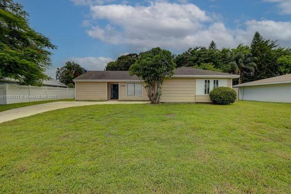 2286 SE Carnation, Florida 34952, image 2