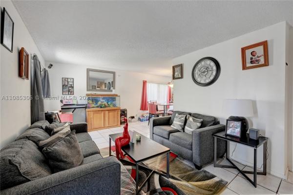 Habitat 2, 5813 NW 21st St #20-C, Lauderhill, Florida 33313, image 2