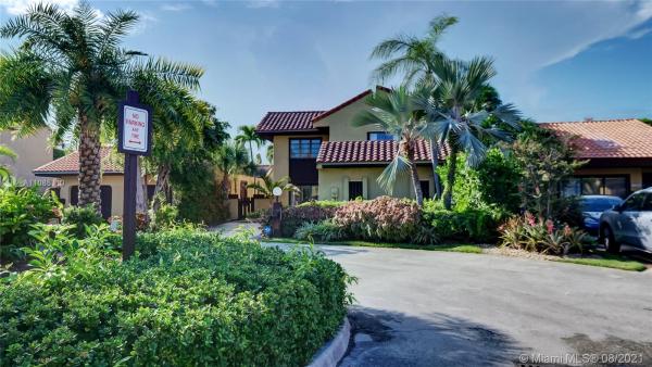 California Club Homes, 1055 NE 203rd Ter, Ives Estates, Florida 33179, image 2