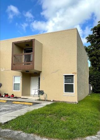 Kendale Woods, 6321 SW 138th Ct #6321-5, Kendale Lakes, Florida 33183, image 2