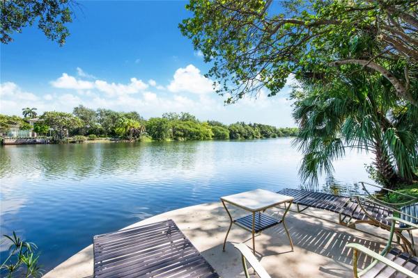 Hammock Lakes, 5401 Hammock Dr, Coral Gables, Florida 33156, image 2