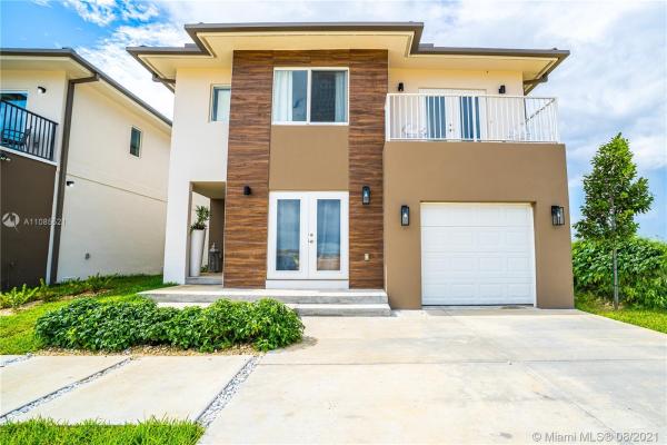 1176 NW 2nd Ln, Fountainebleau, Florida 33034, image 2