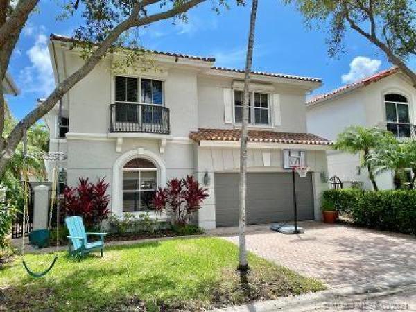 Edgewater, 1429 Shoreline Way, Hollywood, Florida 33019, image 2