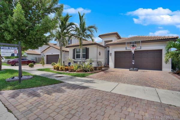 Hemingway Point, 25448 SW 121st Ct, Princeton, Florida 33032, image 2