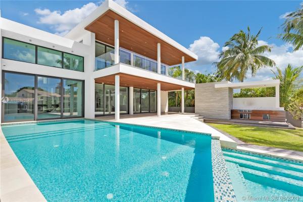 Surprise Point, 520 Lakeview Ct, Miami Beach, Florida 33140, image 2
