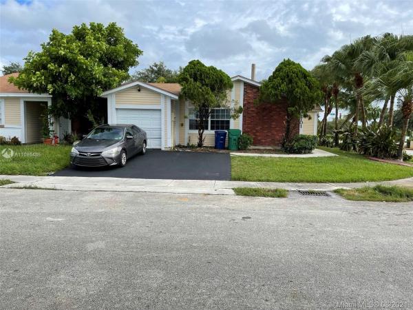 The Meadows Of Miramar, 9701 W Heather Ln, Miramar, Florida 33025, image 2