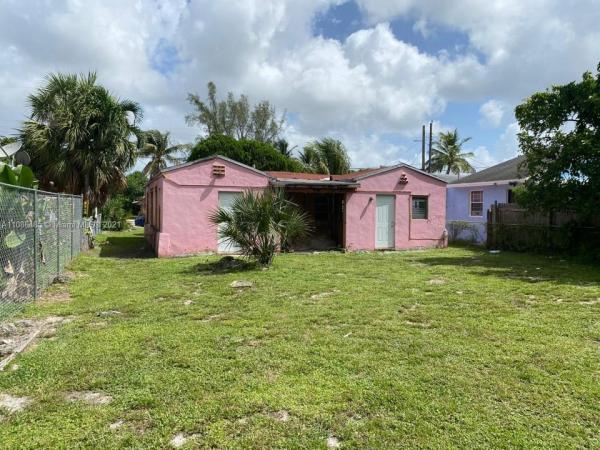 Pinewood Park, 836 NW 109th St, Pinewood, Florida 33168, image 1