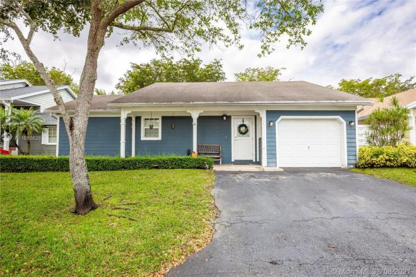 Willow Bend, 15022 SW 141st Pl, Country Walk, Florida 33186, image 2