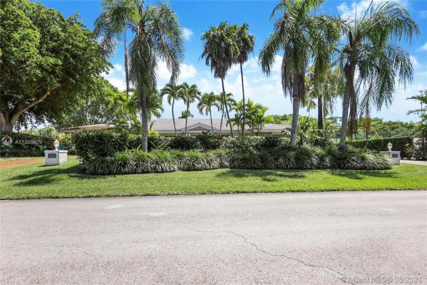Warwick Manor, 6160 SW 135th Ter, Pinecrest, Florida 33156, image 2