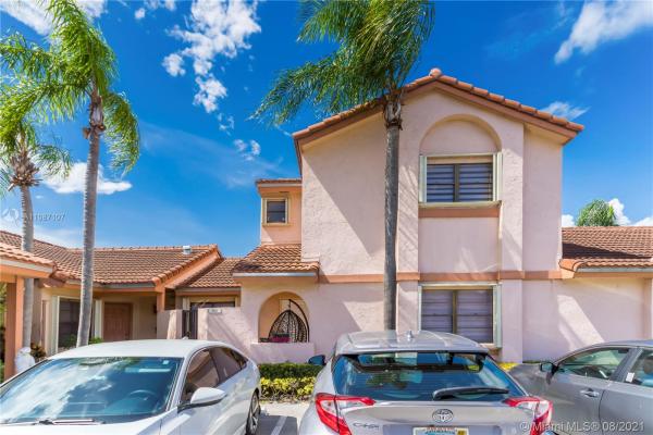 Villa Homes At The Moors, 6533 NW 170th Ln #6533, Country Club, Florida 33015, image 2