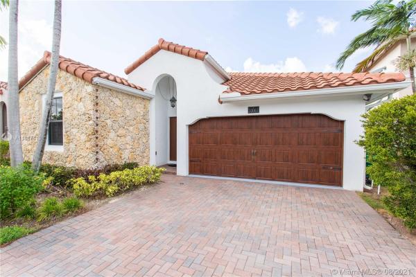 Fontainebleau West North, 10061 NW 10th St, Fountainebleau, Florida 33172, image 2