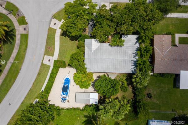 Pine Manor, 1678 NW 5th Ave, Homestead, Florida 33030, image 1