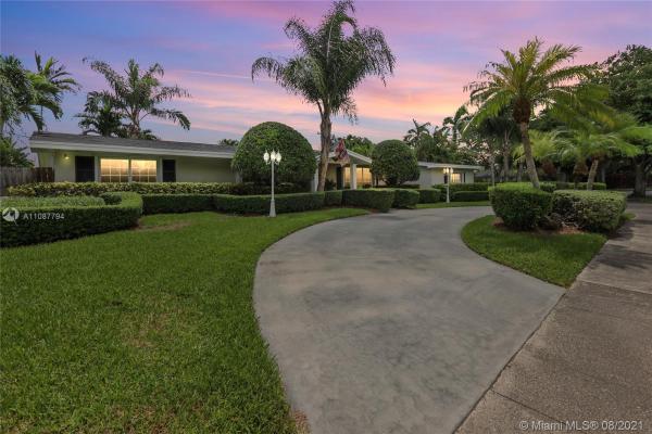 Garden Manor, 13575 SW 74th Ave, Pinecrest, Florida 33156, image 2