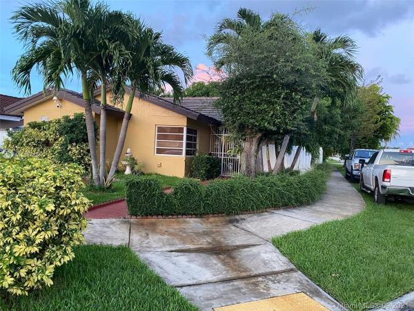 2139 SW 138th Ct, Unincorporated Dade County, Florida 33175, image 2