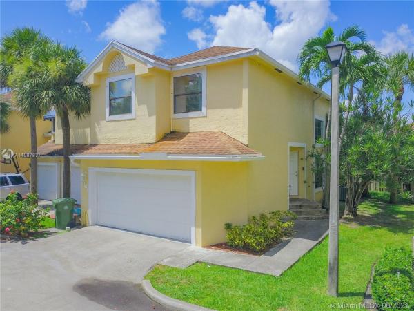 The Park At Tanglewood Lakes, 9561 SW 1st Ct, Pembroke Pines, Florida 33025, image 1