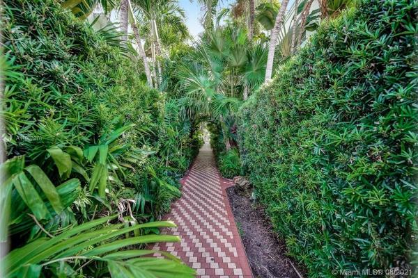 The Waterclub, 3915 N Meridian Ave #103, Miami Beach, Florida 33140, image 1