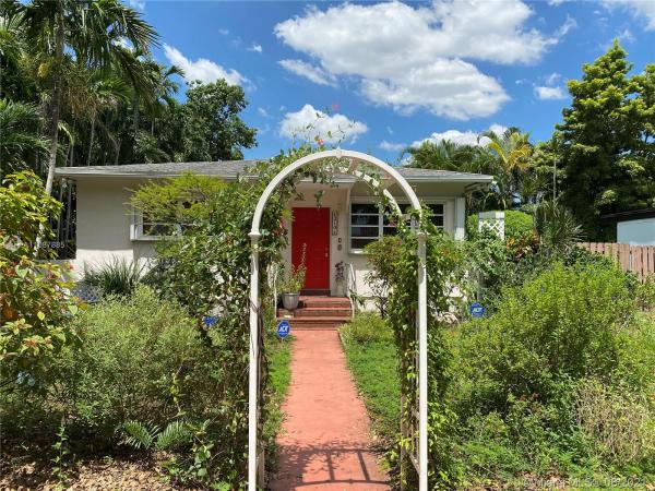 Cinema Park Country Club Estates, 210 N Esplanade Dr, Miami Springs, Florida 33166, image 1