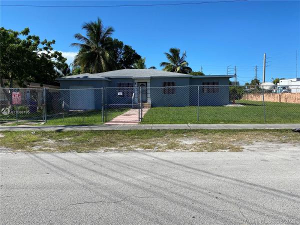 Pinewood Park, 719 NW 108th St, Pinewood, Florida 33168, image 2